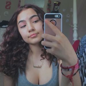 Meet your Posher, Selena